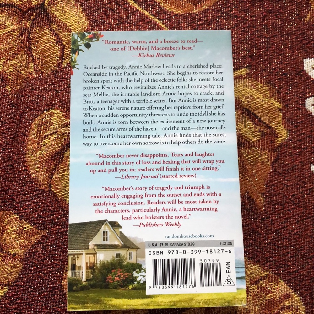3 paperback novels by Debbie Macomber, Liane Moriarity and Nora Roberts - Picture 3 of 5